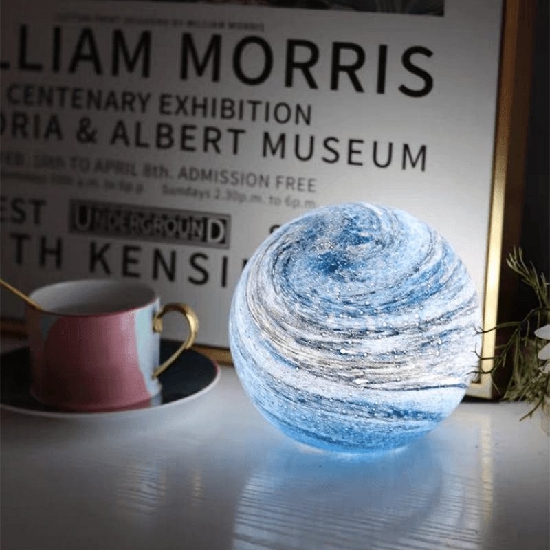 LunaCrystal – Elegant Glass Moon Lamp with Enchanting Cosmic Details for Atmospheric Spaces