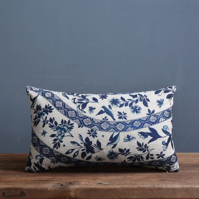 Imperial Blue – Luxurious Pillowcase with Traditional Chinese Porcelain Pattern