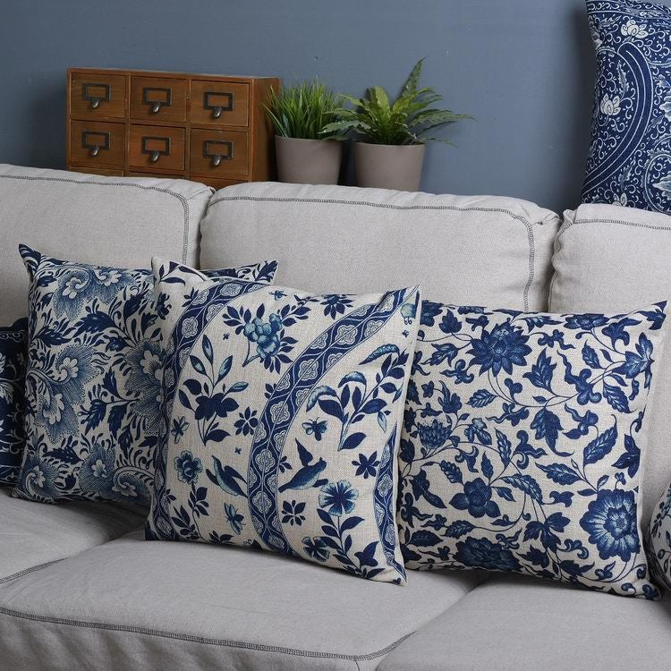 Imperial Blue – Luxurious Pillowcase with Traditional Chinese Porcelain Pattern