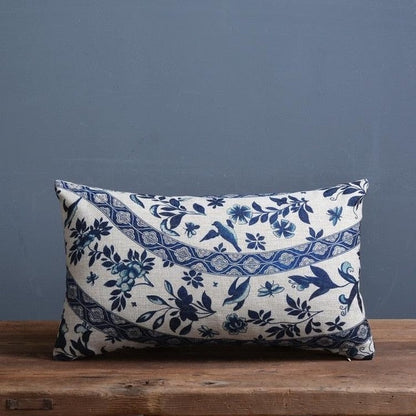 Imperial Blue – Luxurious Pillowcase with Traditional Chinese Porcelain Pattern