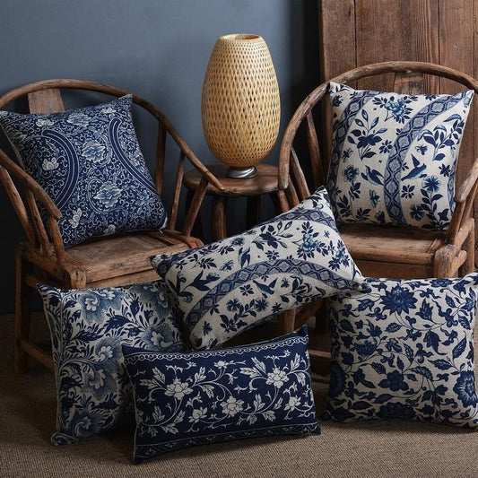 Imperial Blue – Luxurious Pillowcase with Traditional Chinese Porcelain Pattern